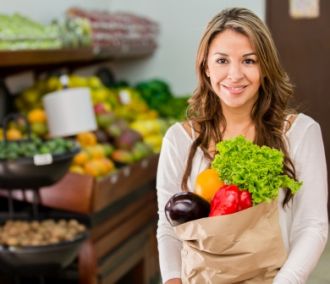 vrouw_met_boodschappen_groente.jpg